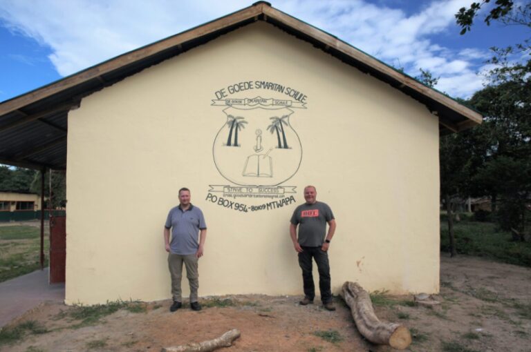Digitaal onderwijs op school in Kenia